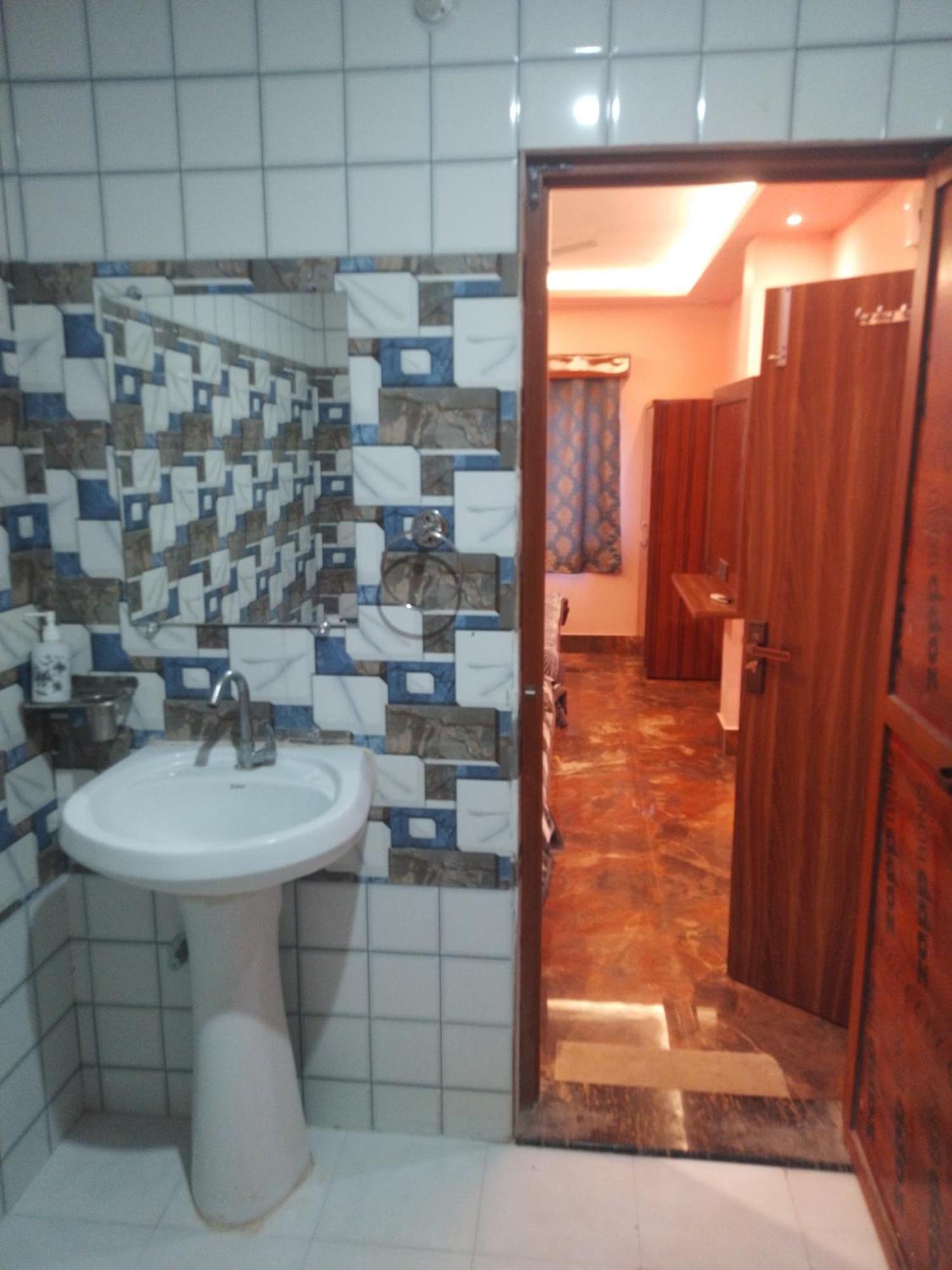 Siyaram Kunj Hotel Ayodhya Экстерьер фото